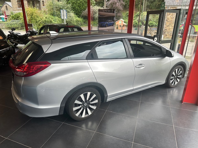 /Honda%20Civic%20TOURER